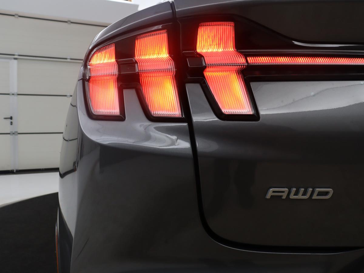 Ford Mustang Mach-E Ford Mustang Mach-E Extended First Edition AWD 98 kWh | SOH 92,4% | Leder | Panoramadak | Memory | Dodehoek detectie | Adaptive cruise | Stuur/stoelverwarming | 360 camera | Park assist | Elektrische achterklep