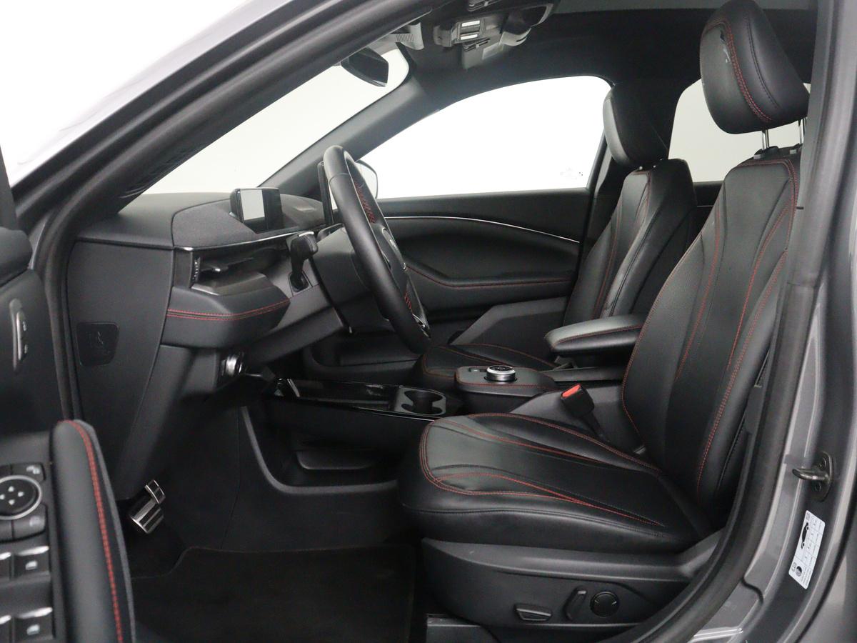 Ford Mustang Mach-E Ford Mustang Mach-E Extended First Edition AWD 98 kWh | SOH 92,4% | Leder | Panoramadak | Memory | Dodehoek detectie | Adaptive cruise | Stuur/stoelverwarming | 360 camera | Park assist | Elektrische achterklep