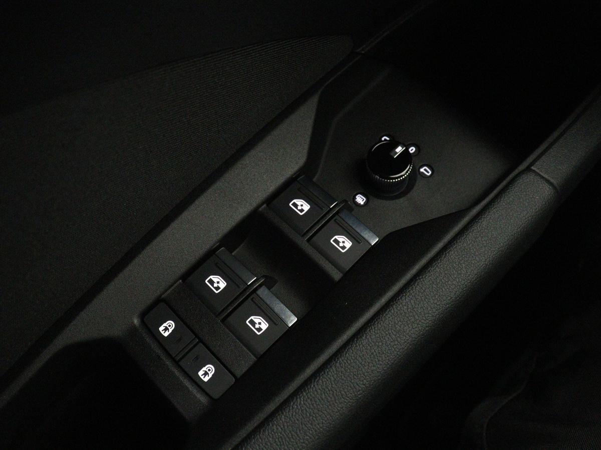 Audi Q4 e-tron Audi Q4 e-tron 40 Advanced edition 77 kWh | SOH 90,8% | Adaptive cruise | Stoelverwarming | Camera | Park assist | Climate control | Virtueel dashboard | Navigatie | Carplay | Elektrische achterklep