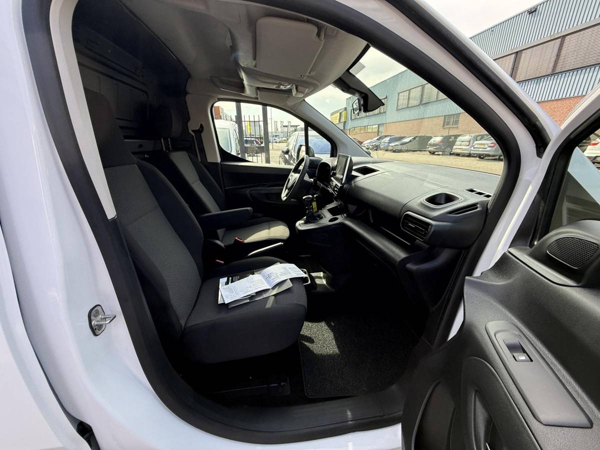 Opel Combo Opel Combo 1.2 PureTech 110 S&S L2 BENZINE MARGE AUTO
