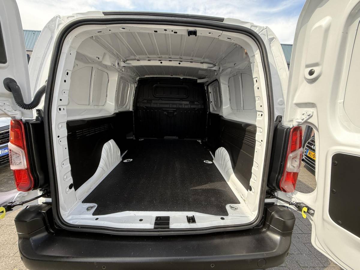 Opel Combo Opel Combo 1.2 PureTech 110 S&S L2 BENZINE MARGE AUTO