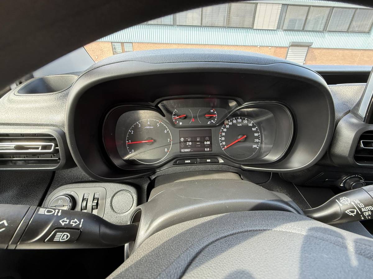 Opel Combo Opel Combo 1.2 PureTech 110 S&S L2 BENZINE MARGE AUTO