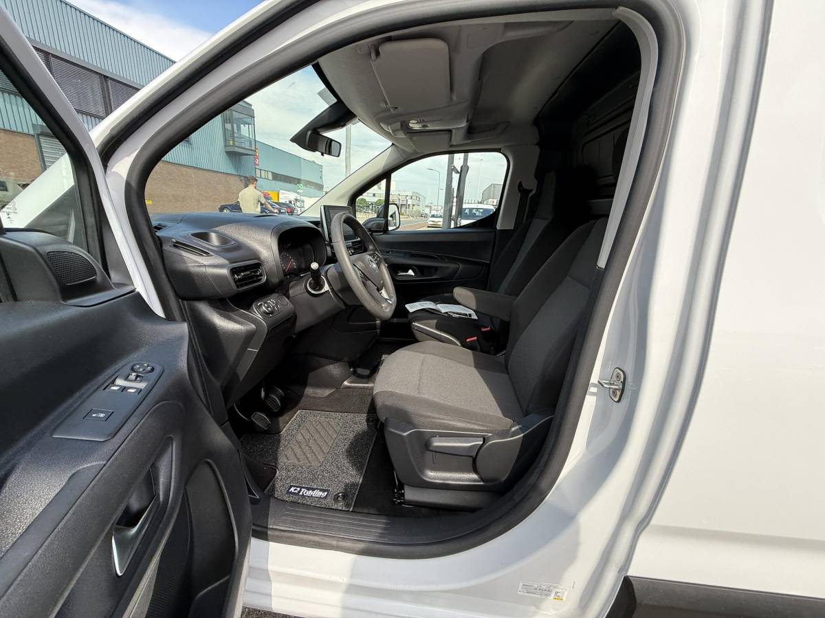 Opel Combo Opel Combo 1.2 PureTech 110 S&S L2 BENZINE MARGE AUTO