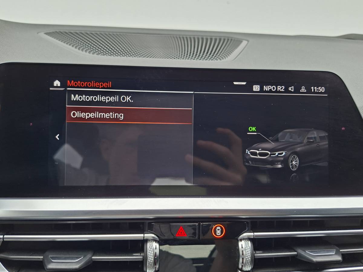 BMW 3 Serie BMW 3-serie 320i Executive Edition Carplay Sport Leder