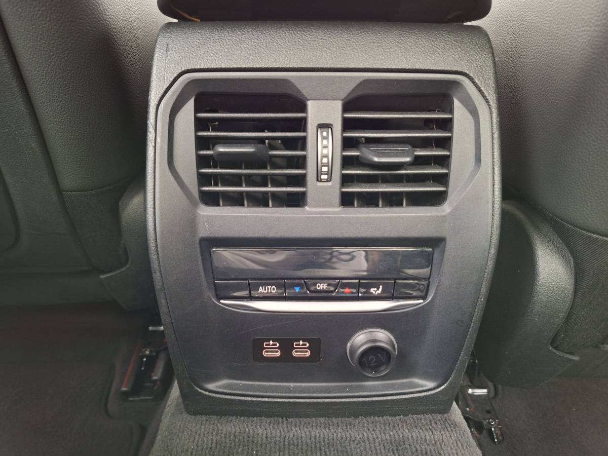 BMW 3 Serie BMW 3-serie 320i Executive Edition Carplay Sport Leder