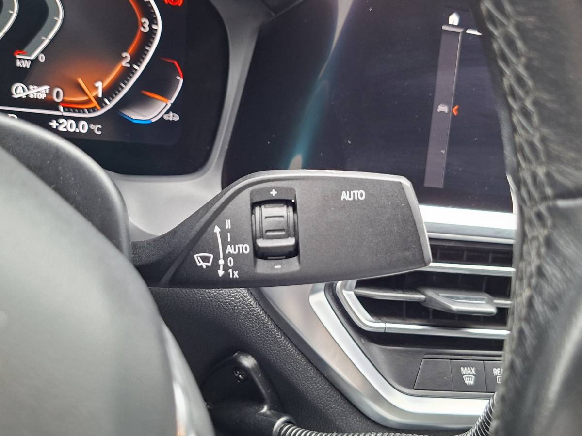 BMW 3 Serie BMW 3-serie 320i Executive Edition Carplay Sport Leder