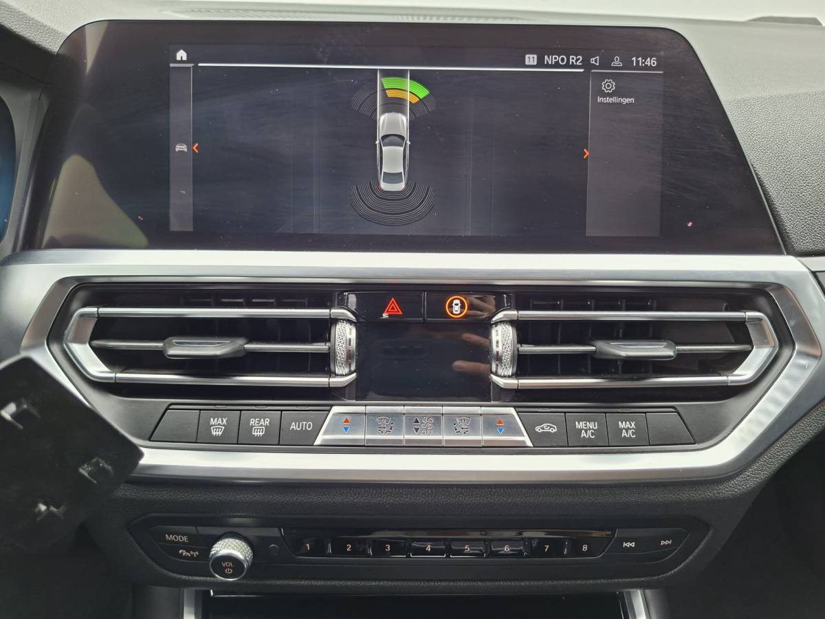 BMW 3 Serie BMW 3-serie 320i Executive Edition Carplay Sport Leder