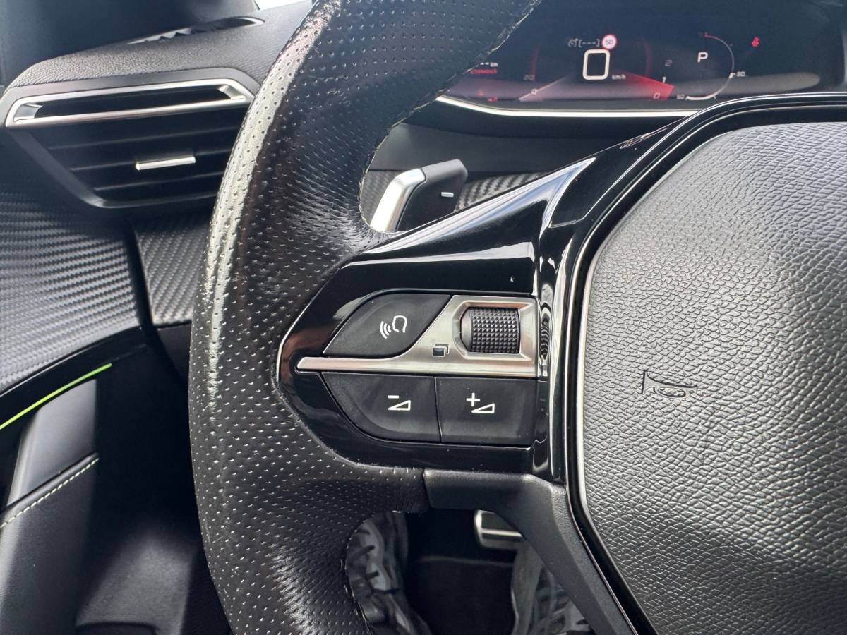 Peugeot 208 Peugeot 208 1.2 PureTech GT Pack Automaat Pano Leder Camera