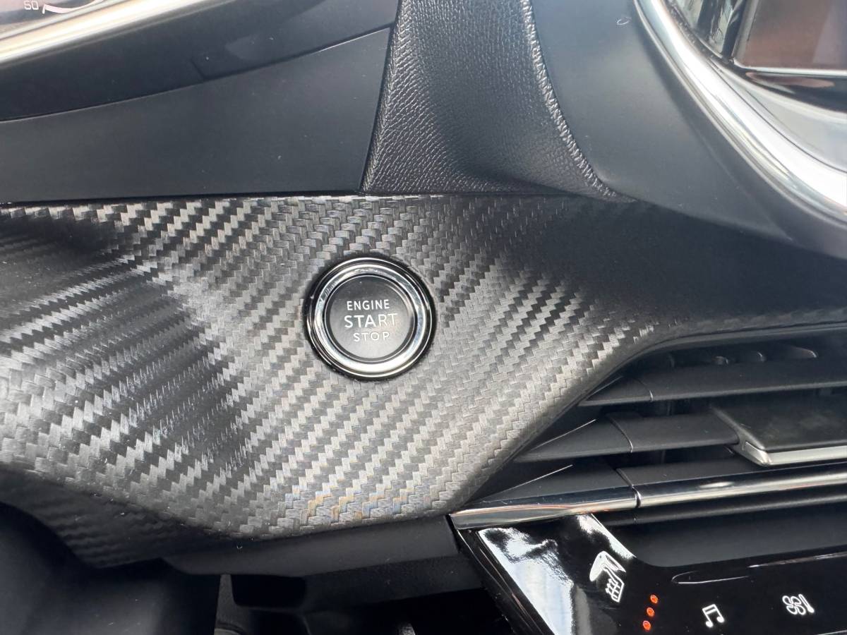 Peugeot 208 Peugeot 208 1.2 PureTech GT Pack Automaat Pano Leder Camera