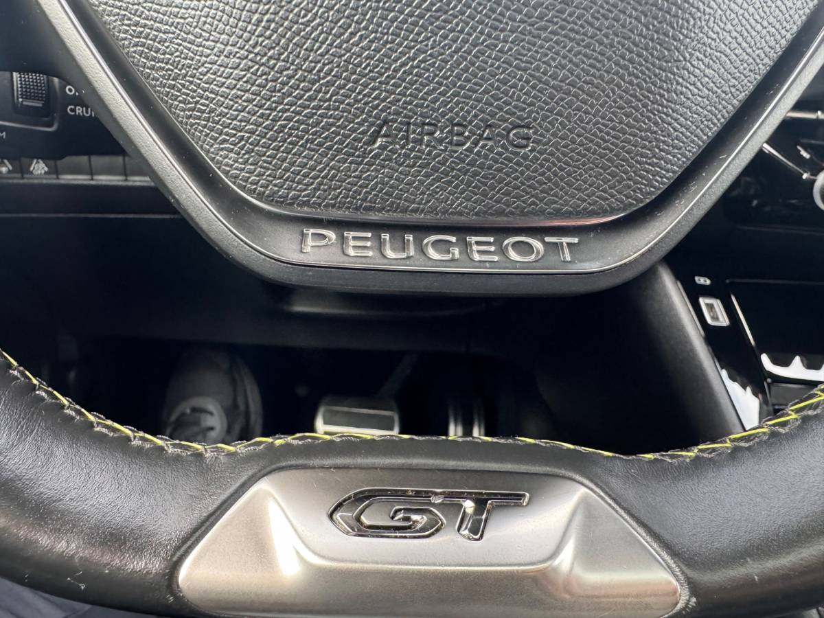 Peugeot 208 Peugeot 208 1.2 PureTech GT Pack Automaat Pano Leder Camera