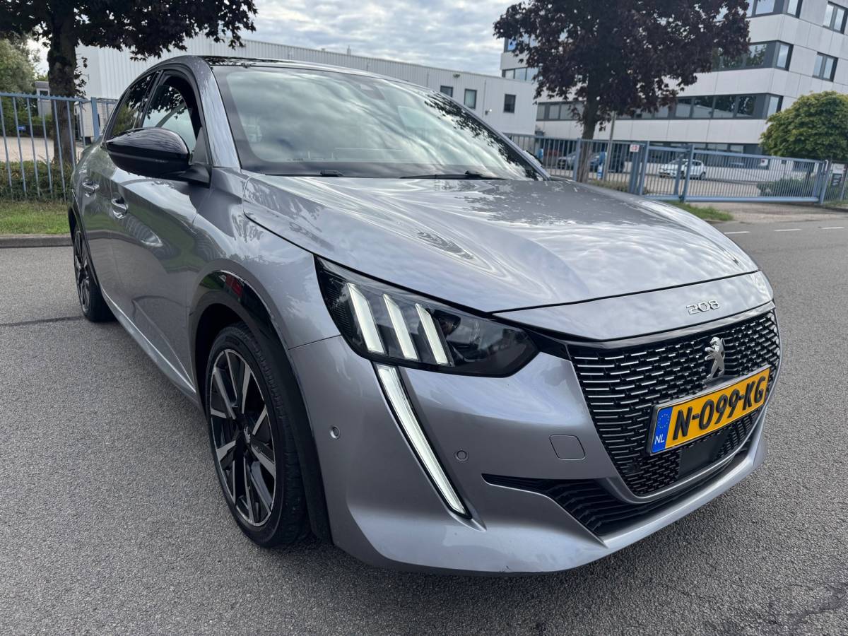 Peugeot 208 Peugeot 208 1.2 PureTech GT Pack Automaat Pano Leder Camera