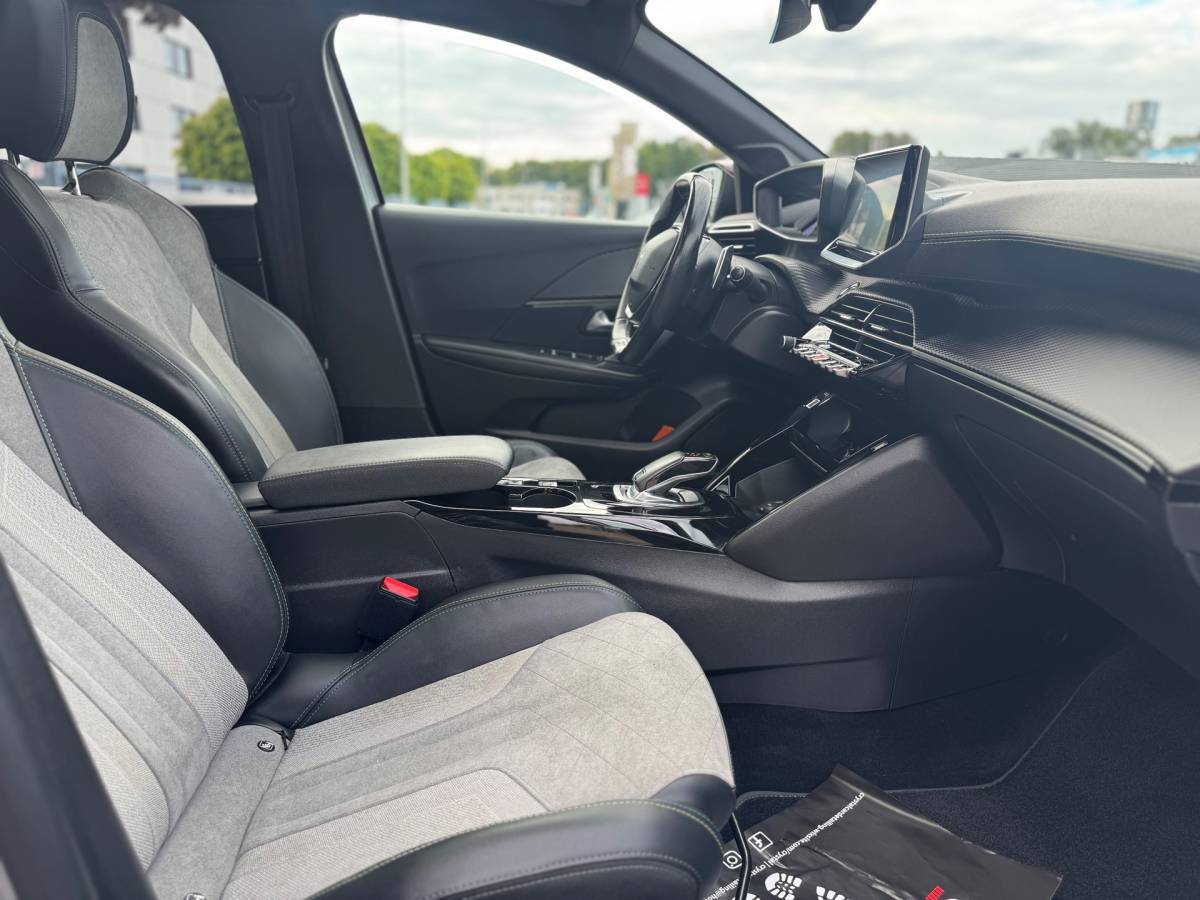 Peugeot 208 Peugeot 208 1.2 PureTech GT Pack Automaat Pano Leder Camera