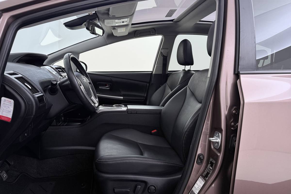 Toyota Prius Toyota Prius + 1.8 Executive 7P | Org NL | Trekhaak | Panoramadak | Keyless Entry/Start | Navigatie | Camera | JBL | Stoelverwarm.