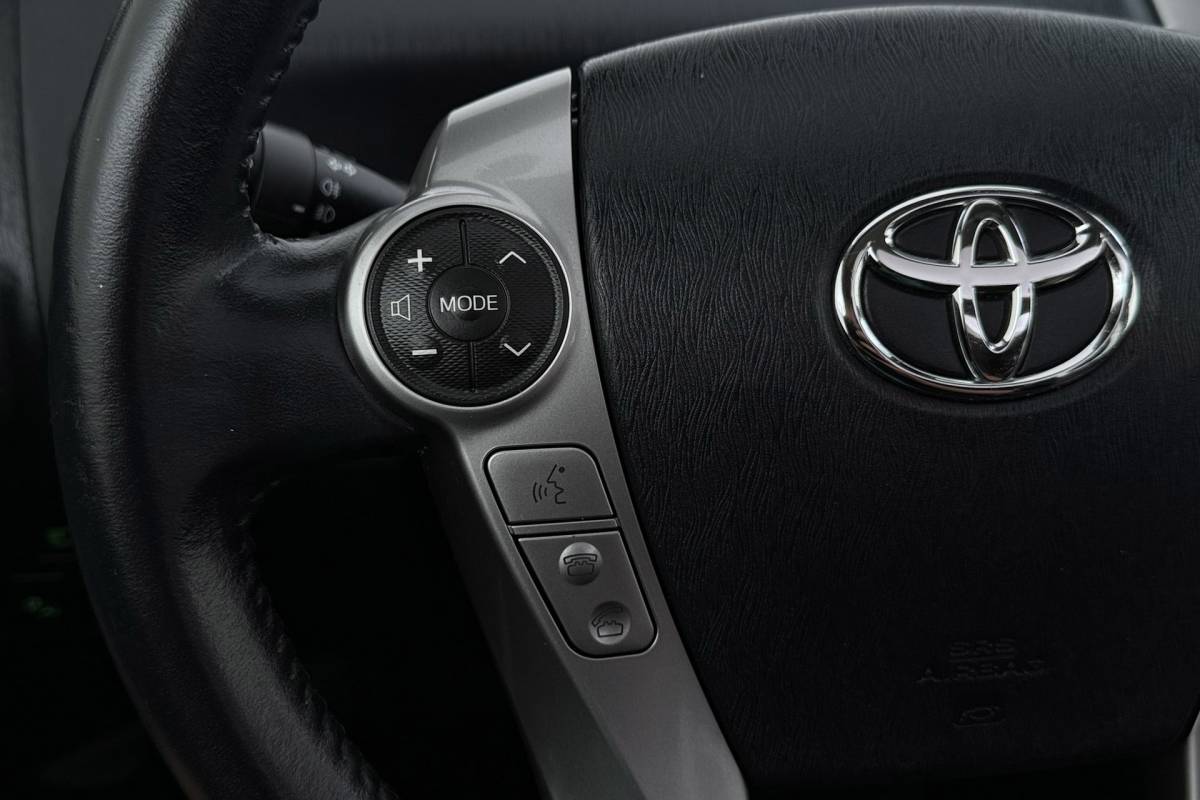 Toyota Prius Toyota Prius + 1.8 Executive 7P | Org NL | Trekhaak | Panoramadak | Keyless Entry/Start | Navigatie | Camera | JBL | Stoelverwarm.