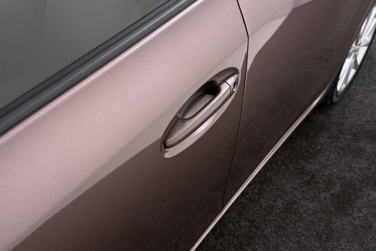 Toyota Prius Toyota Prius + 1.8 Executive 7P | Org NL | Trekhaak | Panoramadak | Keyless Entry/Start | Navigatie | Camera | JBL | Stoelverwarm.