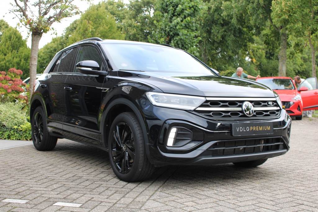 Volkswagen T-Roc Volkswagen T-Roc 1.5 TSI R-Line DSG Black Style Pano/Virtual/Navi “RIJKLAARPRIJS”