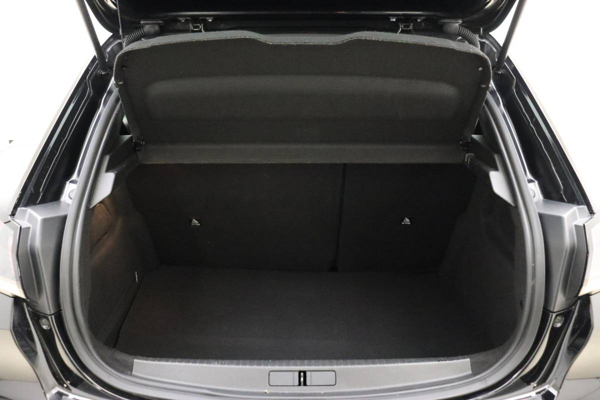 Peugeot 208 Peugeot 208 1.2 PureTech Allure  100 PK | Automaat | Camera | Cruise Control | Airco | Navigatie | Licht metalen velgen | Voorraad | 1e eigenaar | Dealer onderhouden