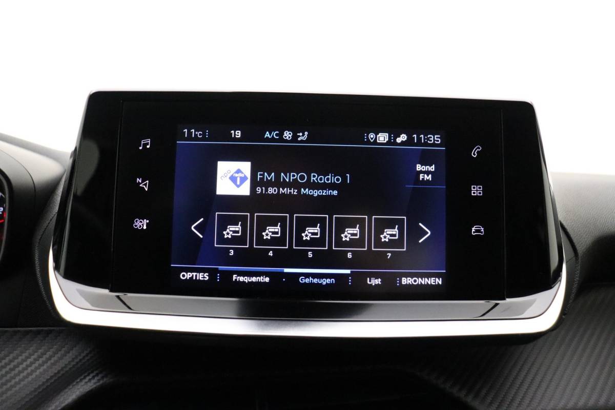 Peugeot 208 Peugeot 208 1.2 PureTech Allure  100 PK | Automaat | Camera | Cruise Control | Airco | Navigatie | Licht metalen velgen | Voorraad | 1e eigenaar | Dealer onderhouden