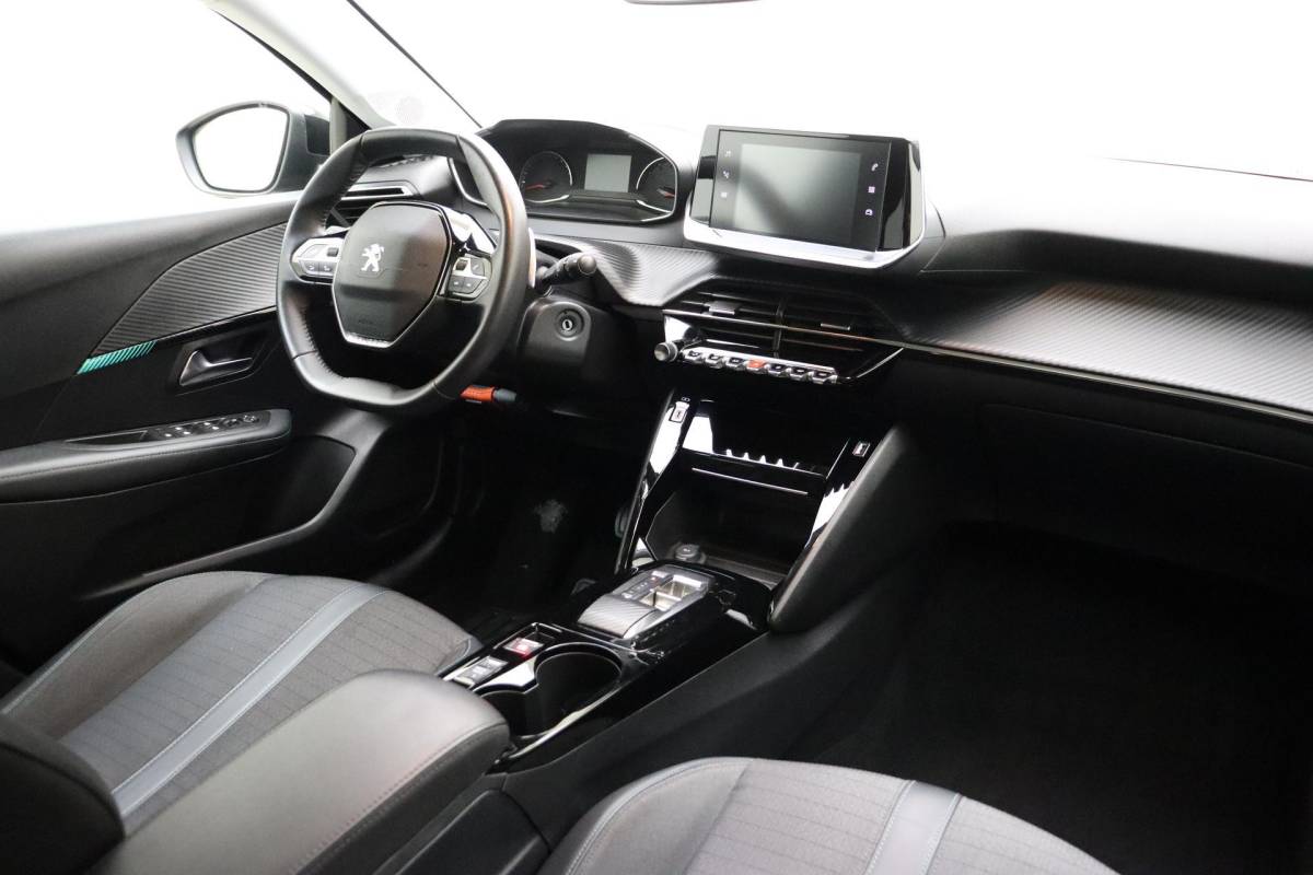 Peugeot 208 Peugeot 208 1.2 PureTech Allure  100 PK | Automaat | Camera | Cruise Control | Airco | Navigatie | Licht metalen velgen | Voorraad | 1e eigenaar | Dealer onderhouden