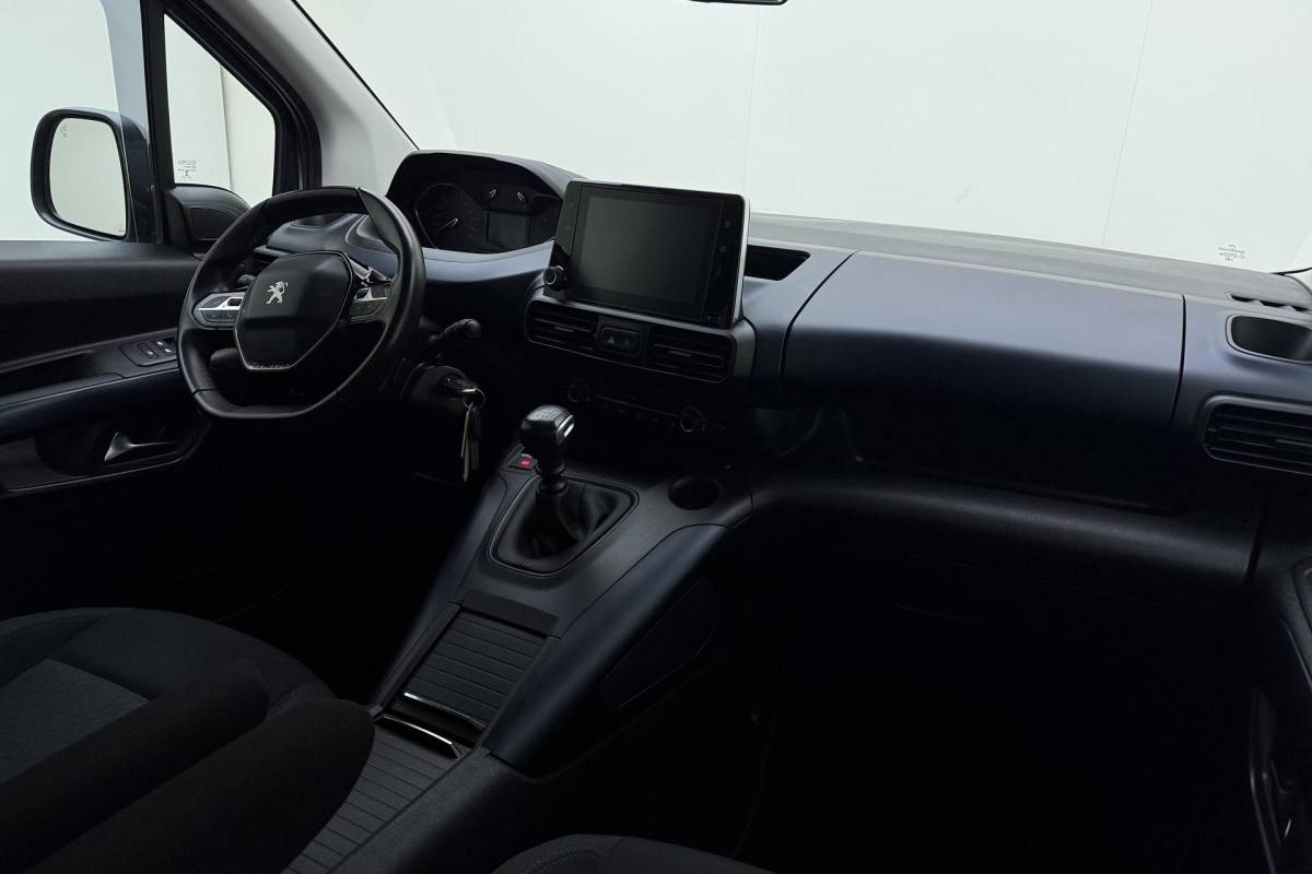 Peugeot Rifter Peugeot Rifter 1.2 Puretech GT-Line | Trekhaak | Navigatie | Automatische airco | Parkeersensoren | Apple carplay/Android auto | Lichtmetalen velgen |