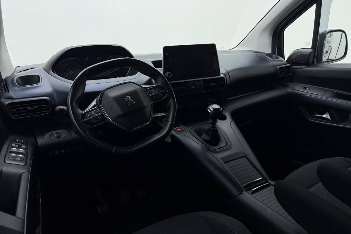 Peugeot Rifter Peugeot Rifter 1.2 Puretech GT-Line | Trekhaak | Navigatie | Automatische airco | Parkeersensoren | Apple carplay/Android auto | Lichtmetalen velgen |