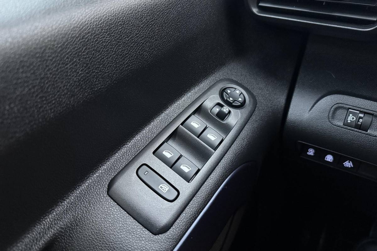 Peugeot Rifter Peugeot Rifter 1.2 Puretech GT-Line | Trekhaak | Navigatie | Automatische airco | Parkeersensoren | Apple carplay/Android auto | Lichtmetalen velgen |