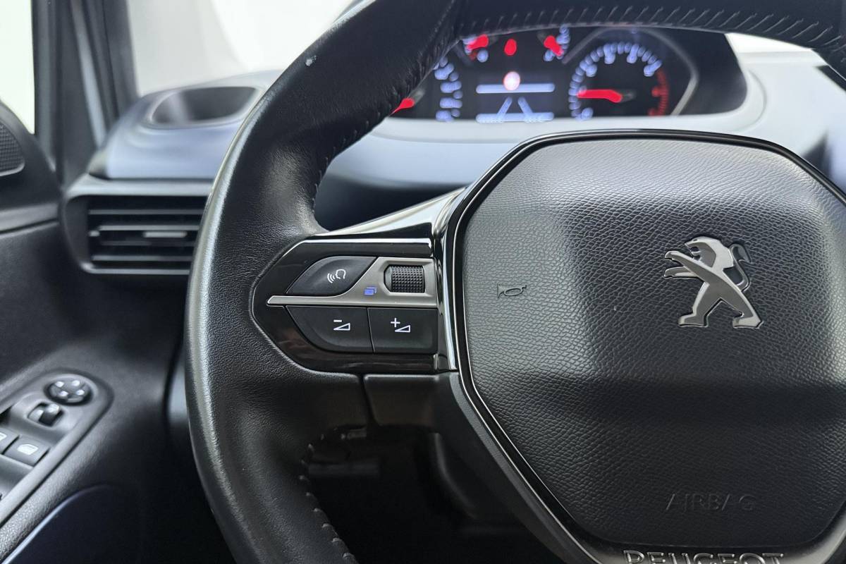 Peugeot Rifter Peugeot Rifter 1.2 Puretech GT-Line | Trekhaak | Navigatie | Automatische airco | Parkeersensoren | Apple carplay/Android auto | Lichtmetalen velgen |