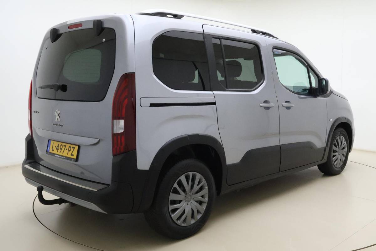Peugeot Rifter Peugeot Rifter 1.2 Puretech GT-Line | Trekhaak | Navigatie | Automatische airco | Parkeersensoren | Apple carplay/Android auto | Lichtmetalen velgen |