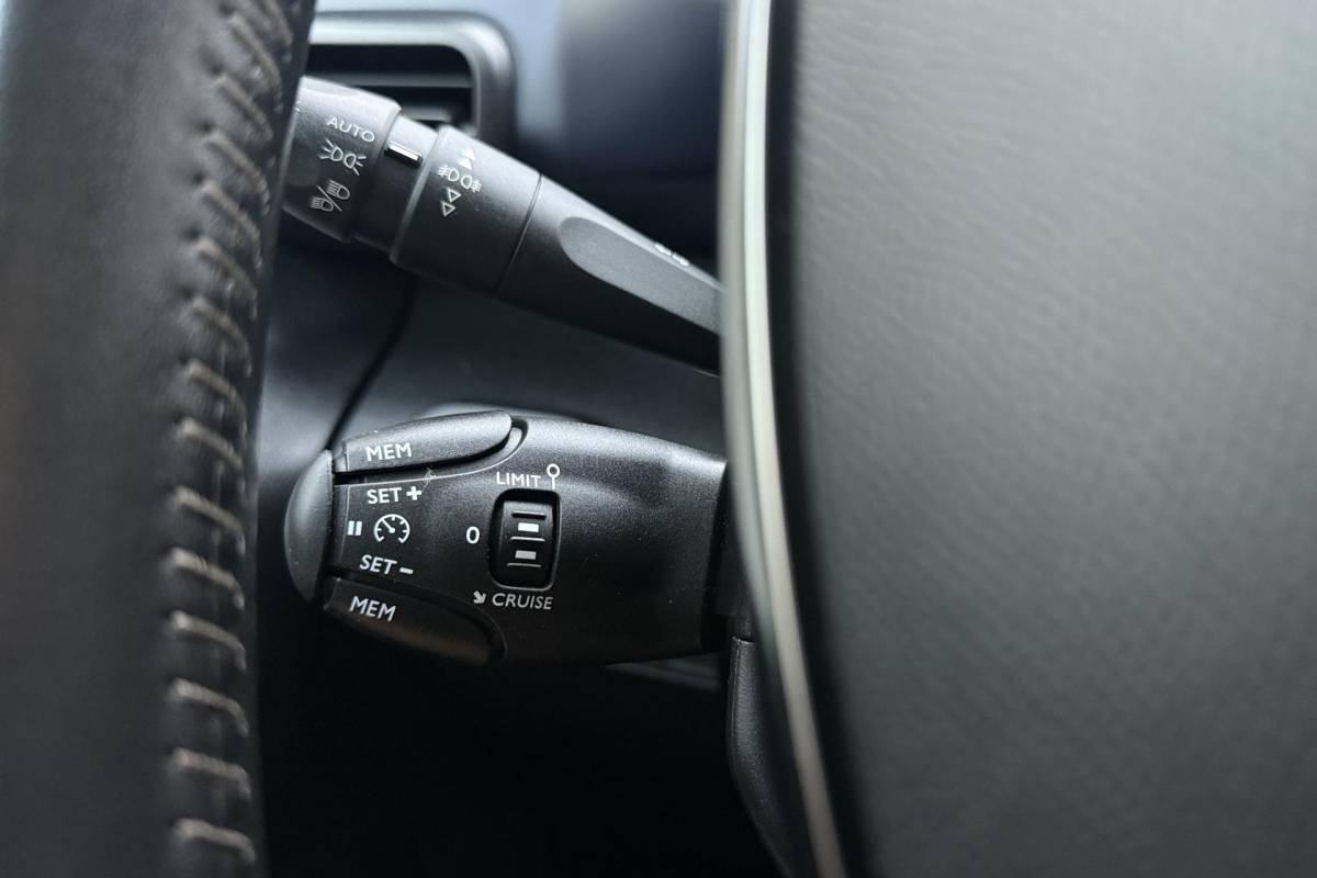 Peugeot Rifter Peugeot Rifter 1.2 Puretech GT-Line | Trekhaak | Navigatie | Automatische airco | Parkeersensoren | Apple carplay/Android auto | Lichtmetalen velgen |
