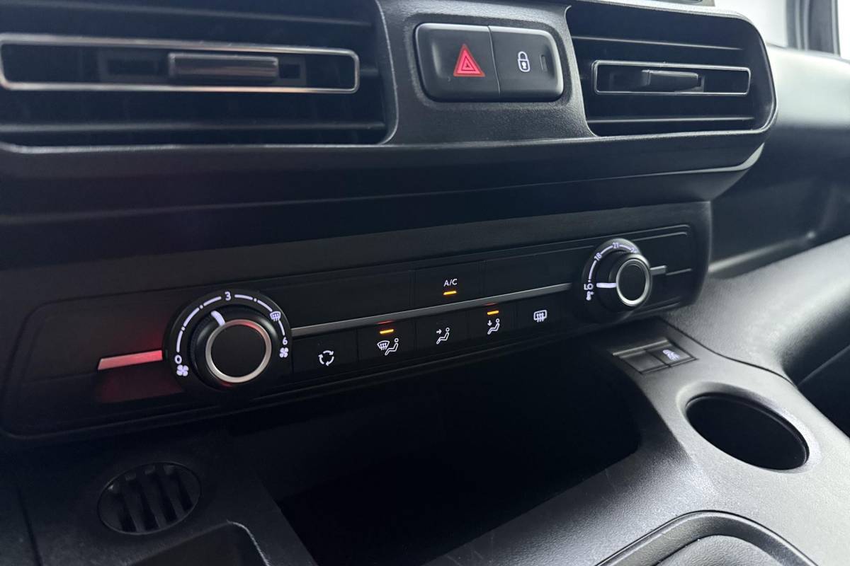 Peugeot Rifter Peugeot Rifter 1.2 Puretech GT-Line | Trekhaak | Navigatie | Automatische airco | Parkeersensoren | Apple carplay/Android auto | Lichtmetalen velgen |