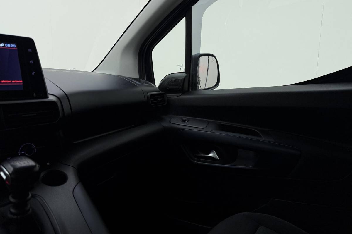 Peugeot Rifter Peugeot Rifter 1.2 Puretech GT-Line | Trekhaak | Navigatie | Automatische airco | Parkeersensoren | Apple carplay/Android auto | Lichtmetalen velgen |