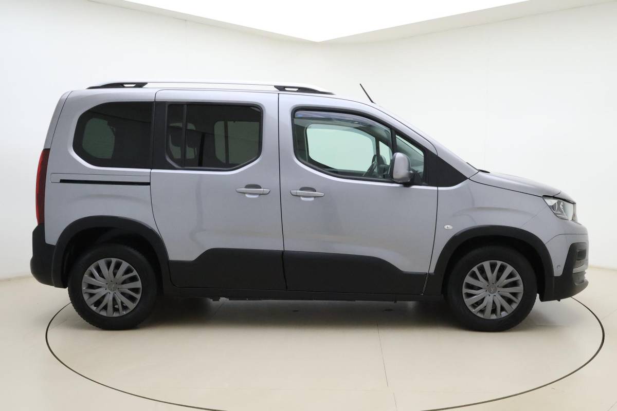 Peugeot Rifter Peugeot Rifter 1.2 Puretech GT-Line | Trekhaak | Navigatie | Automatische airco | Parkeersensoren | Apple carplay/Android auto | Lichtmetalen velgen |