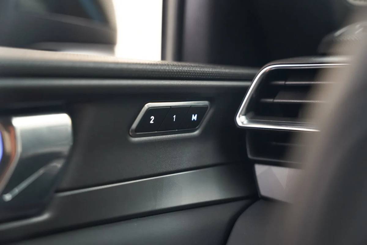 Lynk & Co 01 Lynk & Co 01 1.5 PHEV MY23 [ Zwarte hemel Pano Navi ]