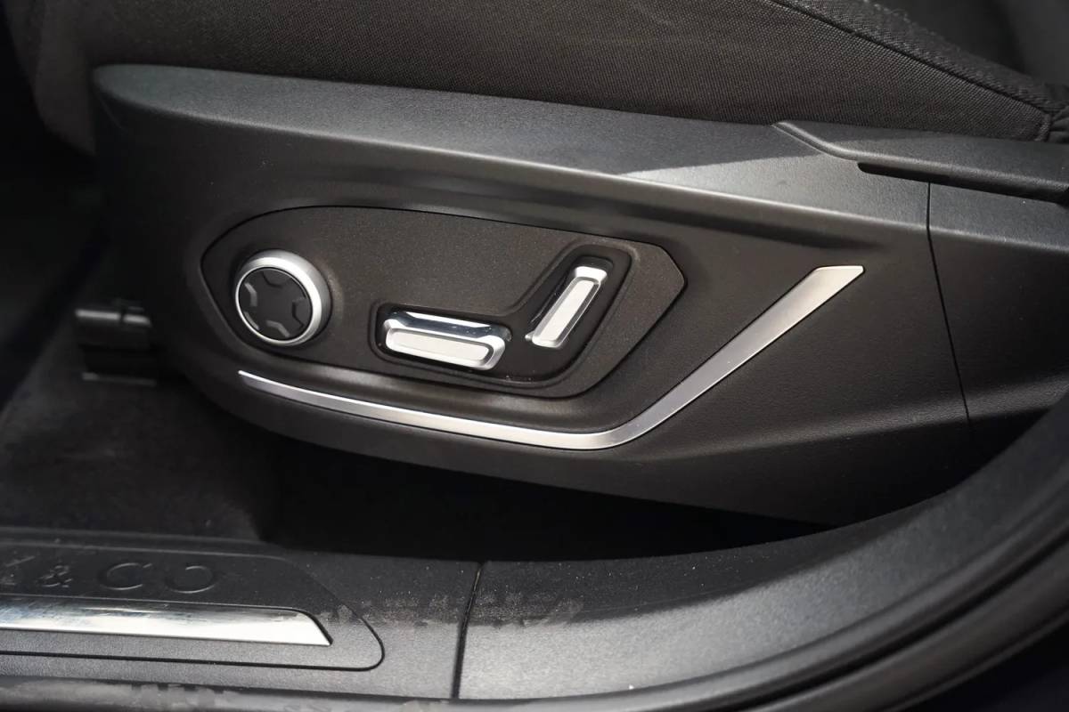 Lynk & Co 01 Lynk & Co 01 1.5 PHEV MY23 [ Zwarte hemel Pano Navi ]