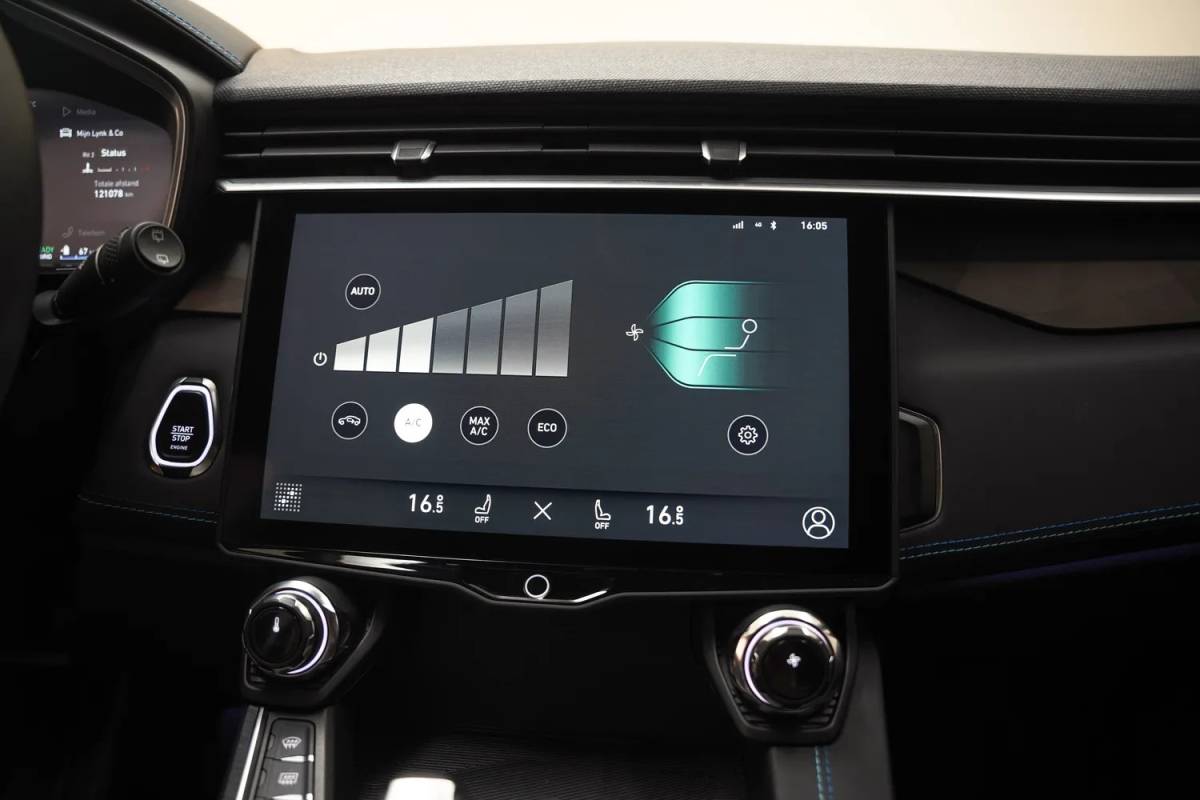 Lynk & Co 01 Lynk & Co 01 1.5 PHEV MY23 [ Zwarte hemel Pano Navi ]