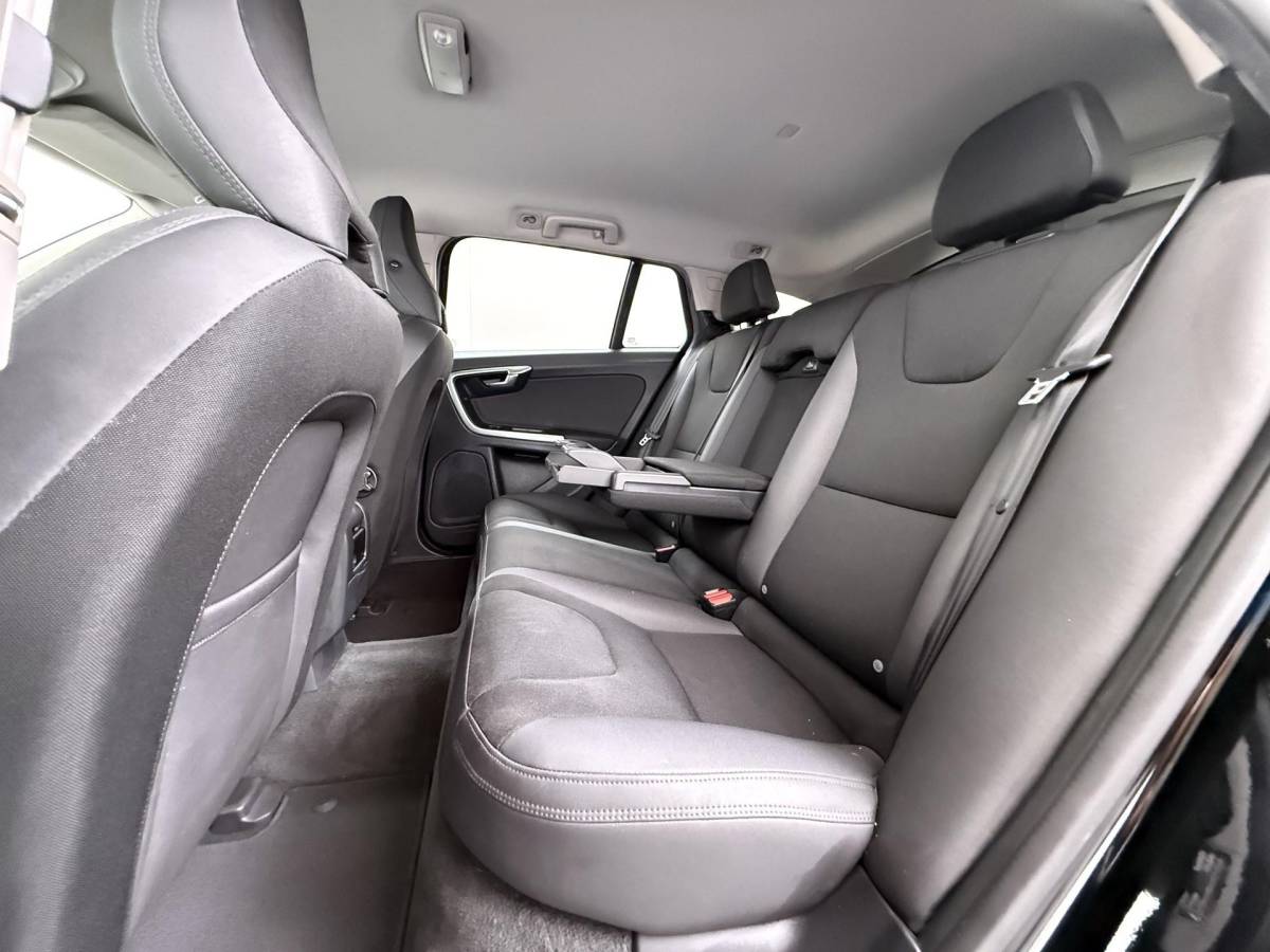Volvo V60 Volvo V60 1.6 T4 Summum