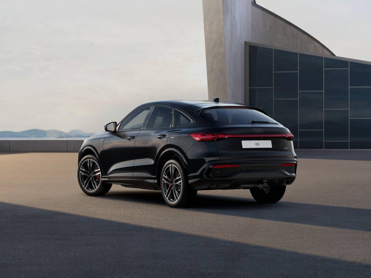 Audi Q5 Audi Q5 Sportback E-Hybrid Quattro S Edition Competition , Tech Pro, pano, B&O, tr.haak, 21″, luchtv., matrix-LED, OLED, memory, keyless, HUD, ACC, privacy