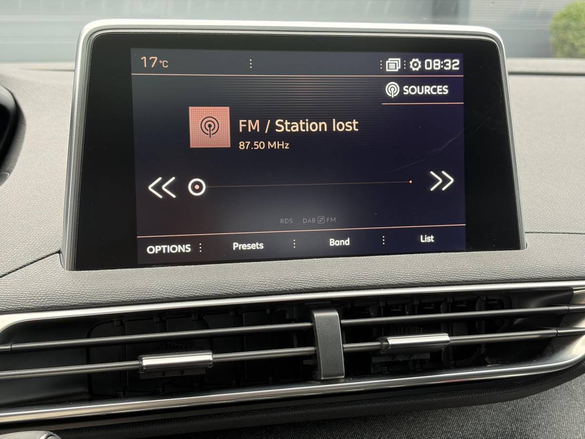 Peugeot 3008 Peugeot 3008 1.2 PureTech GT Line ✓D-riem vv in 2026✓1e Eigenaar✓360 ° Camera✓Pano✓Massage stoel✓Draadloze telefoonlader✓Carplay✓Stoelvw✓Keyless✓Leder✓Navi✓Pdc V+A✓6 Bak✓Dealer Onderhouden✓Rijstrooksensor✓Dodehoeksensor✓19” Lmv✓N.A.P✓Apk tot 09-2027