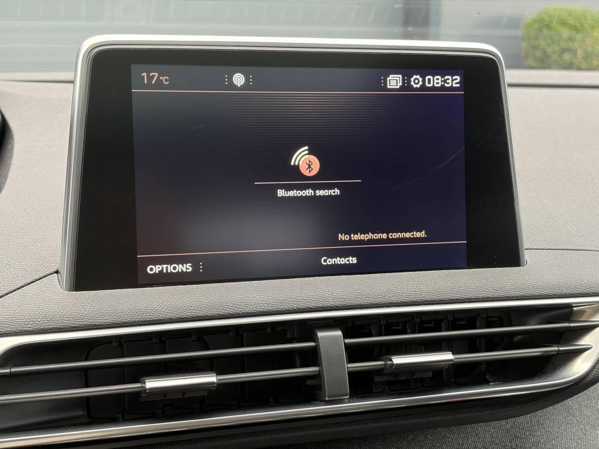 Peugeot 3008 Peugeot 3008 1.2 PureTech GT Line ✓D-riem vv in 2026✓1e Eigenaar✓360 ° Camera✓Pano✓Massage stoel✓Draadloze telefoonlader✓Carplay✓Stoelvw✓Keyless✓Leder✓Navi✓Pdc V+A✓6 Bak✓Dealer Onderhouden✓Rijstrooksensor✓Dodehoeksensor✓19” Lmv✓N.A.P✓Apk tot 09-2027
