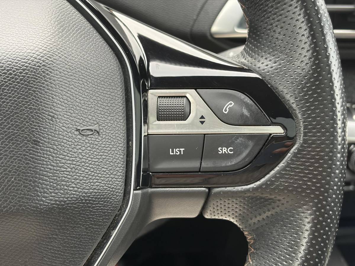 Peugeot 3008 Peugeot 3008 1.2 PureTech GT Line ✓D-riem vv in 2026✓1e Eigenaar✓360 ° Camera✓Pano✓Massage stoel✓Draadloze telefoonlader✓Carplay✓Stoelvw✓Keyless✓Leder✓Navi✓Pdc V+A✓6 Bak✓Dealer Onderhouden✓Rijstrooksensor✓Dodehoeksensor✓19” Lmv✓N.A.P✓Apk tot 09-2027