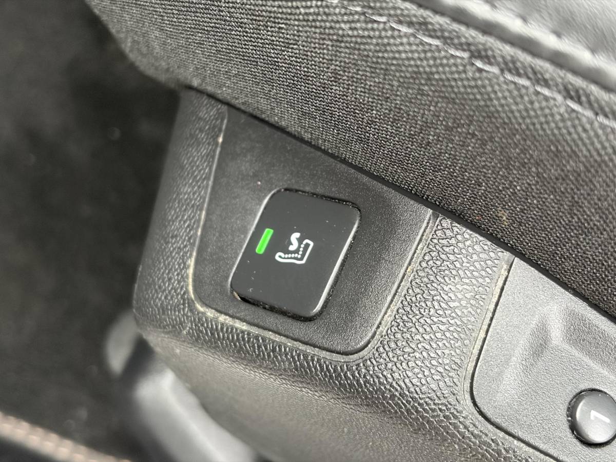 Peugeot 3008 Peugeot 3008 1.2 PureTech GT Line ✓D-riem vv in 2026✓1e Eigenaar✓360 ° Camera✓Pano✓Massage stoel✓Draadloze telefoonlader✓Carplay✓Stoelvw✓Keyless✓Leder✓Navi✓Pdc V+A✓6 Bak✓Dealer Onderhouden✓Rijstrooksensor✓Dodehoeksensor✓19” Lmv✓N.A.P✓Apk tot 09-2027