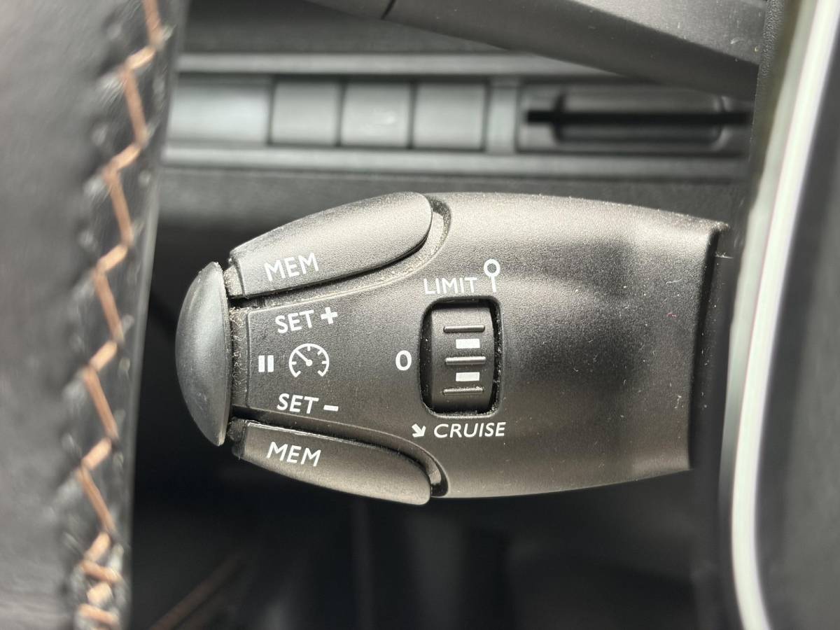 Peugeot 3008 Peugeot 3008 1.2 PureTech GT Line ✓D-riem vv in 2026✓1e Eigenaar✓360 ° Camera✓Pano✓Massage stoel✓Draadloze telefoonlader✓Carplay✓Stoelvw✓Keyless✓Leder✓Navi✓Pdc V+A✓6 Bak✓Dealer Onderhouden✓Rijstrooksensor✓Dodehoeksensor✓19” Lmv✓N.A.P✓Apk tot 09-2027