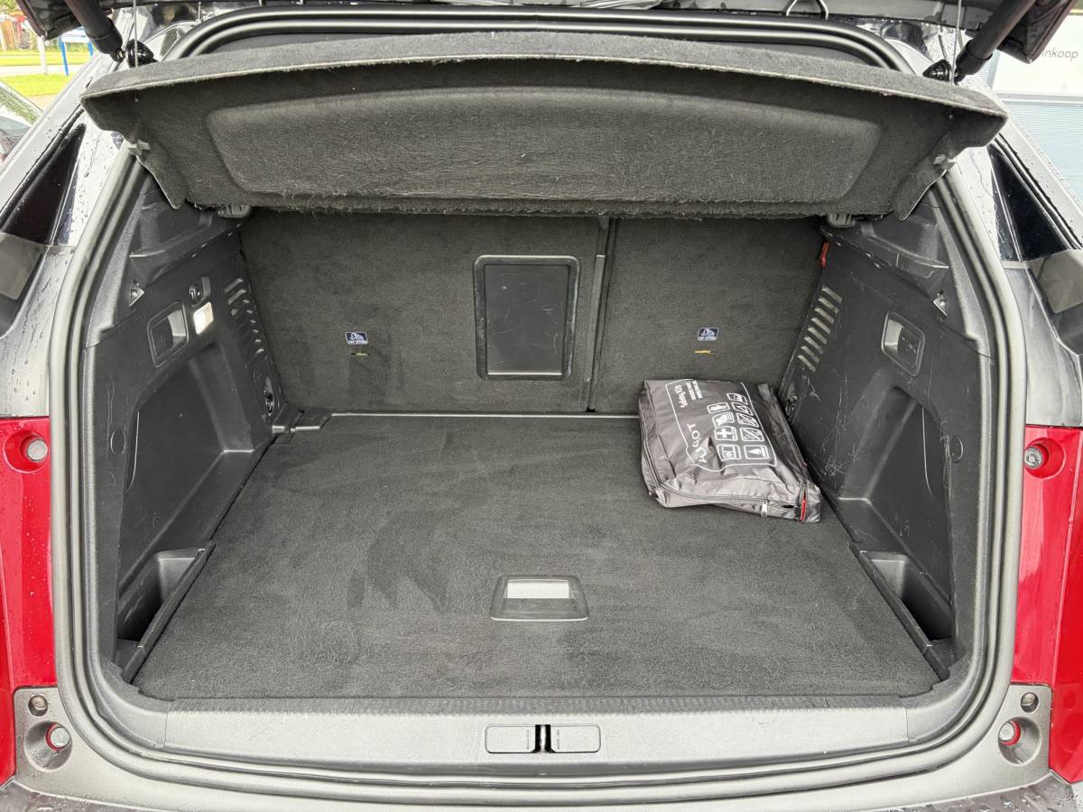 Peugeot 3008 Peugeot 3008 1.2 PureTech GT Line ✓D-riem vv in 2026✓1e Eigenaar✓360 ° Camera✓Pano✓Massage stoel✓Draadloze telefoonlader✓Carplay✓Stoelvw✓Keyless✓Leder✓Navi✓Pdc V+A✓6 Bak✓Dealer Onderhouden✓Rijstrooksensor✓Dodehoeksensor✓19” Lmv✓N.A.P✓Apk tot 09-2027