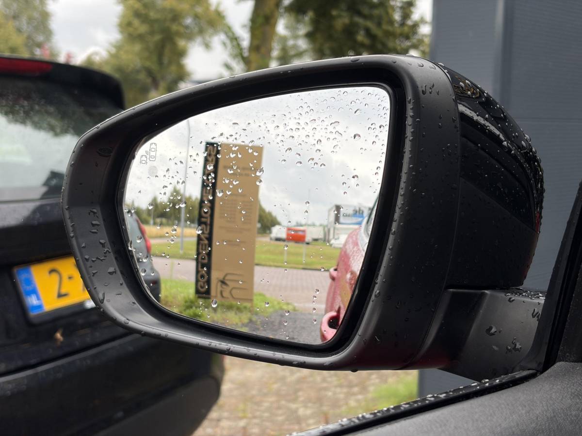 Peugeot 3008 Peugeot 3008 1.2 PureTech GT Line ✓D-riem vv in 2026✓1e Eigenaar✓360 ° Camera✓Pano✓Massage stoel✓Draadloze telefoonlader✓Carplay✓Stoelvw✓Keyless✓Leder✓Navi✓Pdc V+A✓6 Bak✓Dealer Onderhouden✓Rijstrooksensor✓Dodehoeksensor✓19” Lmv✓N.A.P✓Apk tot 09-2027