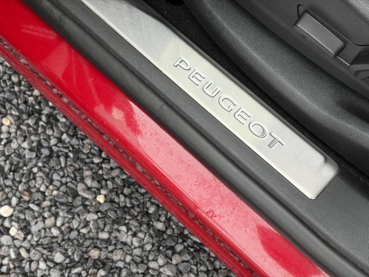 Peugeot 3008 Peugeot 3008 1.2 PureTech GT Line ✓D-riem vv in 2026✓1e Eigenaar✓360 ° Camera✓Pano✓Massage stoel✓Draadloze telefoonlader✓Carplay✓Stoelvw✓Keyless✓Leder✓Navi✓Pdc V+A✓6 Bak✓Dealer Onderhouden✓Rijstrooksensor✓Dodehoeksensor✓19” Lmv✓N.A.P✓Apk tot 09-2027