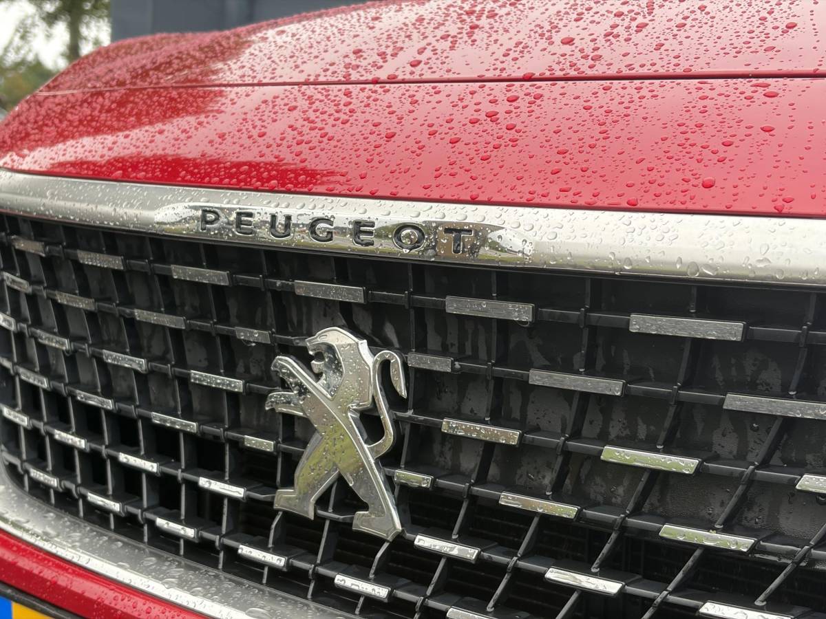 Peugeot 3008 Peugeot 3008 1.2 PureTech GT Line ✓D-riem vv in 2026✓1e Eigenaar✓360 ° Camera✓Pano✓Massage stoel✓Draadloze telefoonlader✓Carplay✓Stoelvw✓Keyless✓Leder✓Navi✓Pdc V+A✓6 Bak✓Dealer Onderhouden✓Rijstrooksensor✓Dodehoeksensor✓19” Lmv✓N.A.P✓Apk tot 09-2027