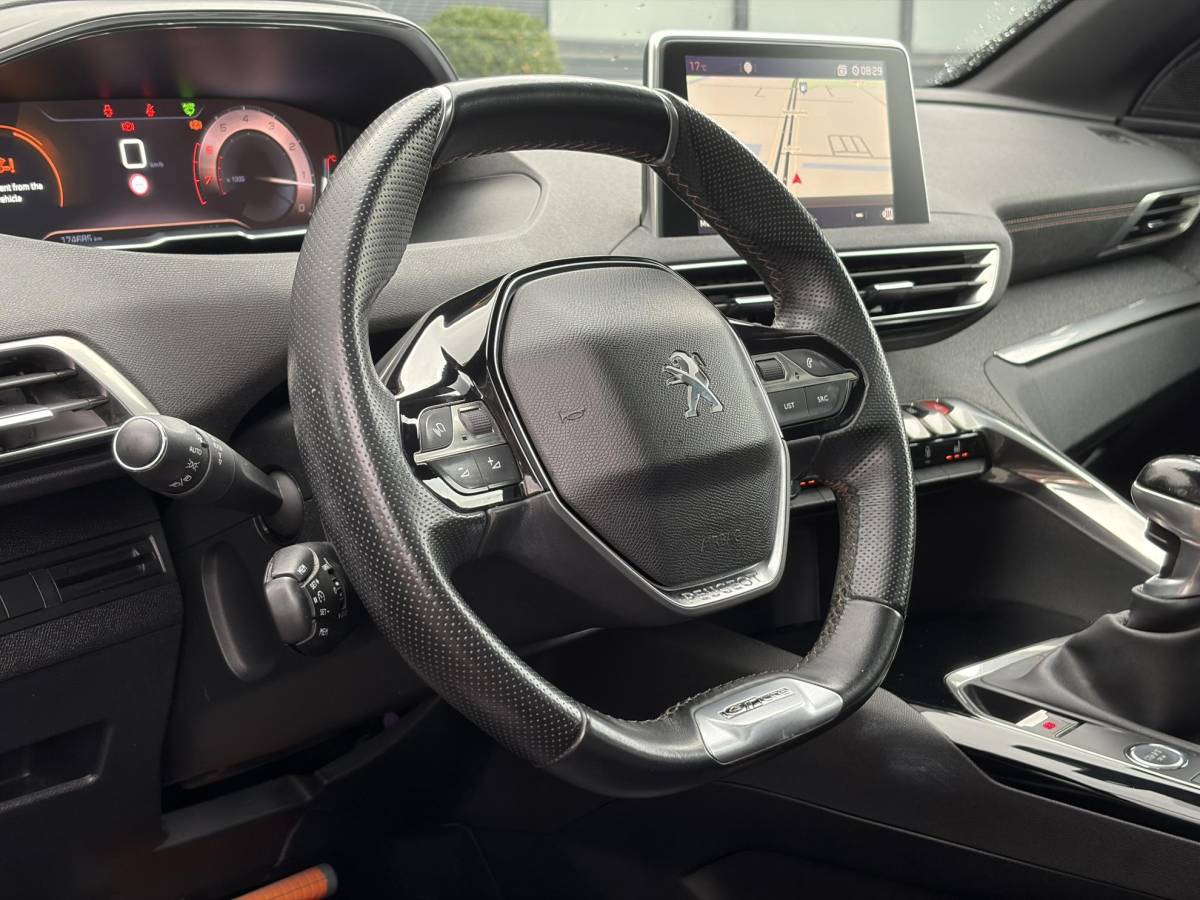 Peugeot 3008 Peugeot 3008 1.2 PureTech GT Line ✓D-riem vv in 2026✓1e Eigenaar✓360 ° Camera✓Pano✓Massage stoel✓Draadloze telefoonlader✓Carplay✓Stoelvw✓Keyless✓Leder✓Navi✓Pdc V+A✓6 Bak✓Dealer Onderhouden✓Rijstrooksensor✓Dodehoeksensor✓19” Lmv✓N.A.P✓Apk tot 09-2027