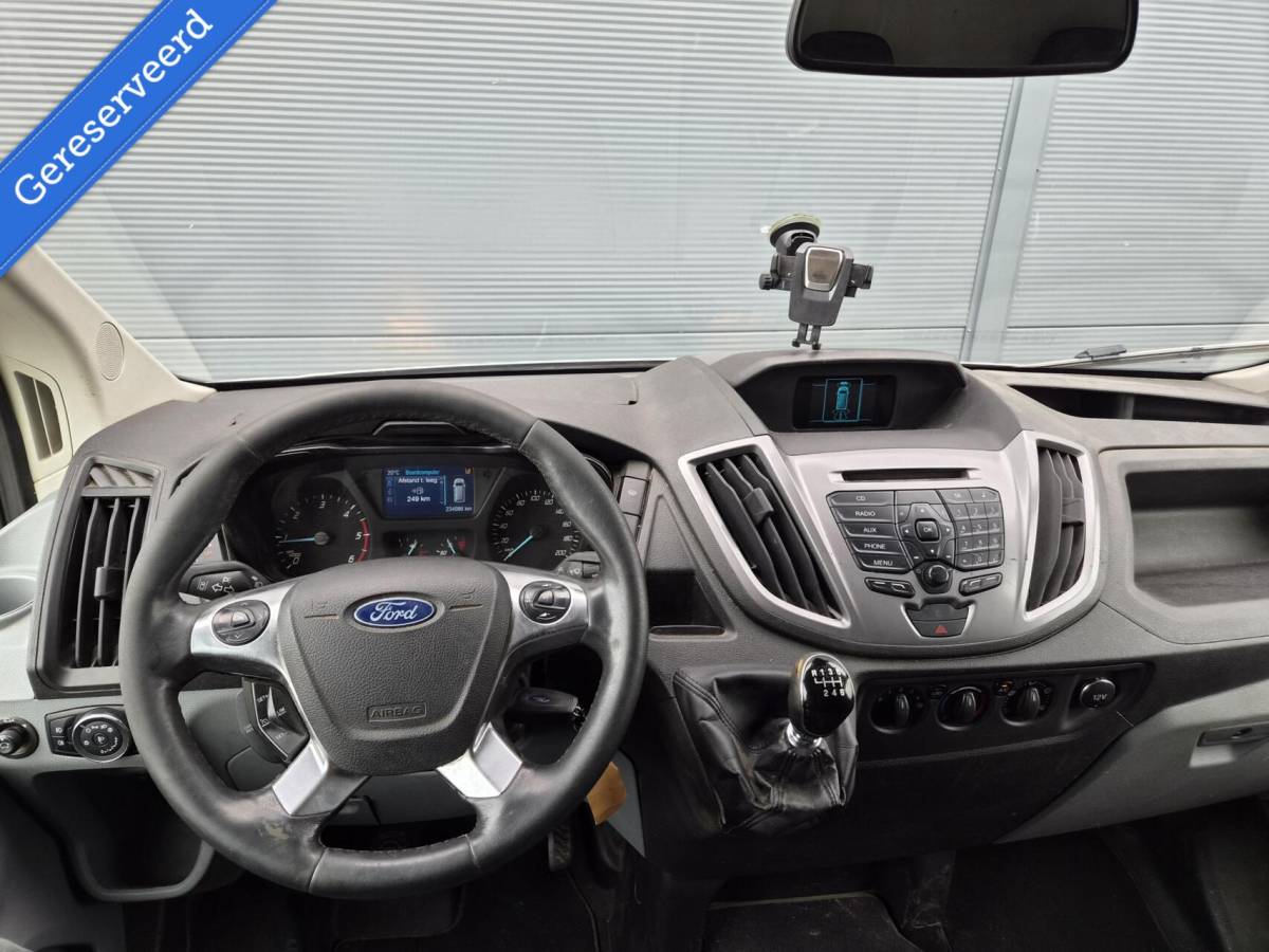 Ford Transit Ford Transit 2.2 TDCI L2H2  airco 3-zits 2700 kg trekken