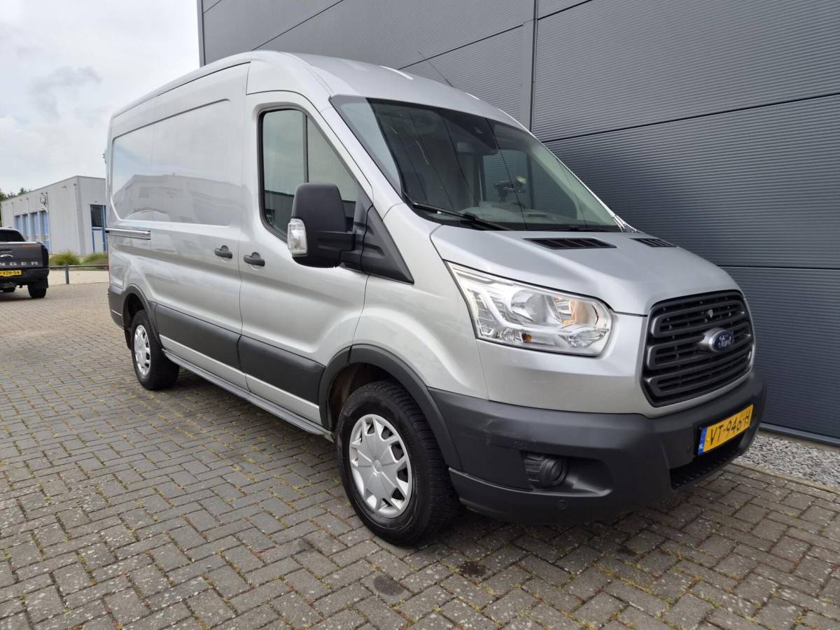 Ford Transit Ford Transit 2.2 TDCI L2H2  airco 3-zits 2700 kg trekken