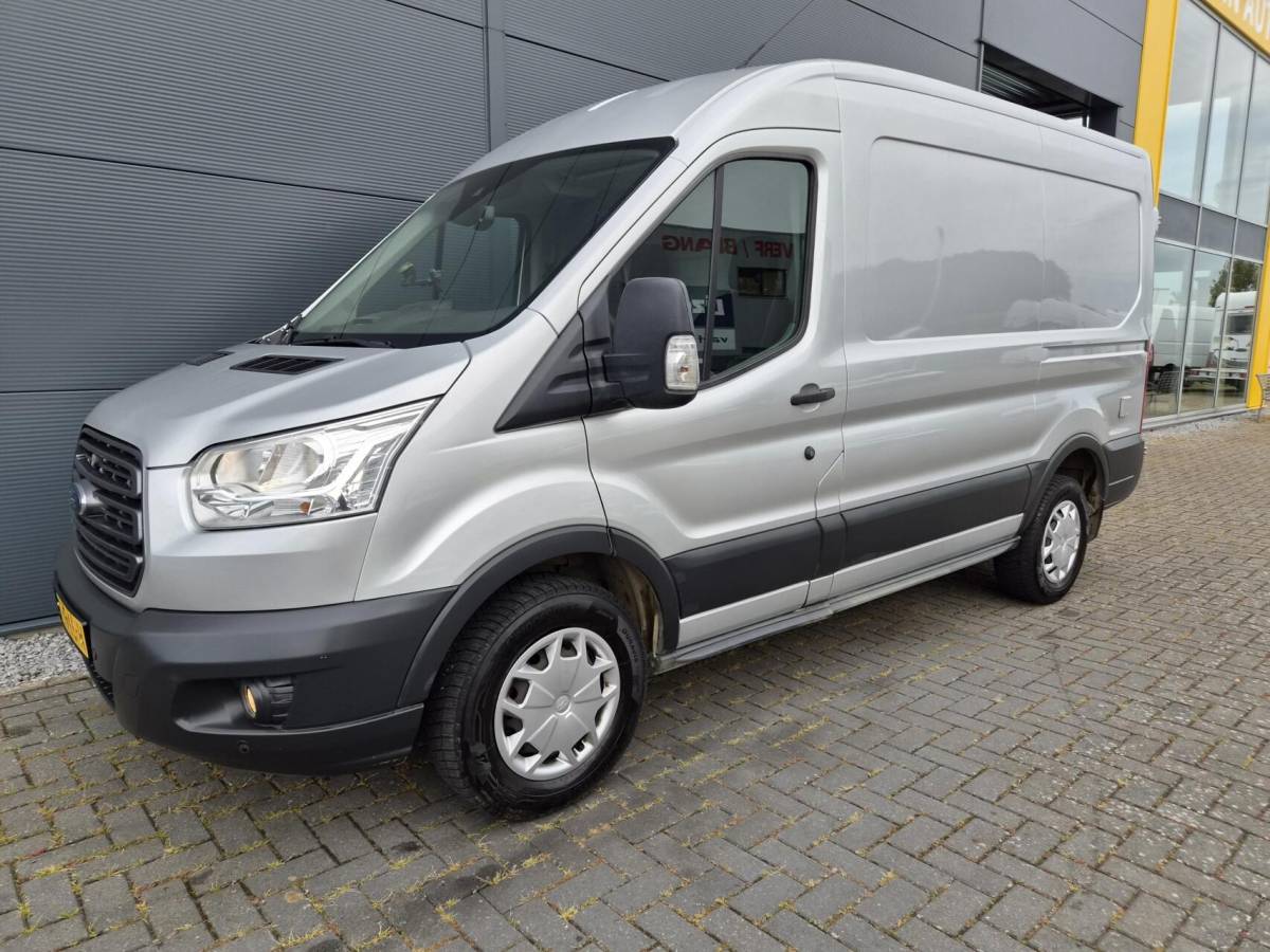 Ford Transit Ford Transit 2.2 TDCI L2H2  airco 3-zits 2700 kg trekken